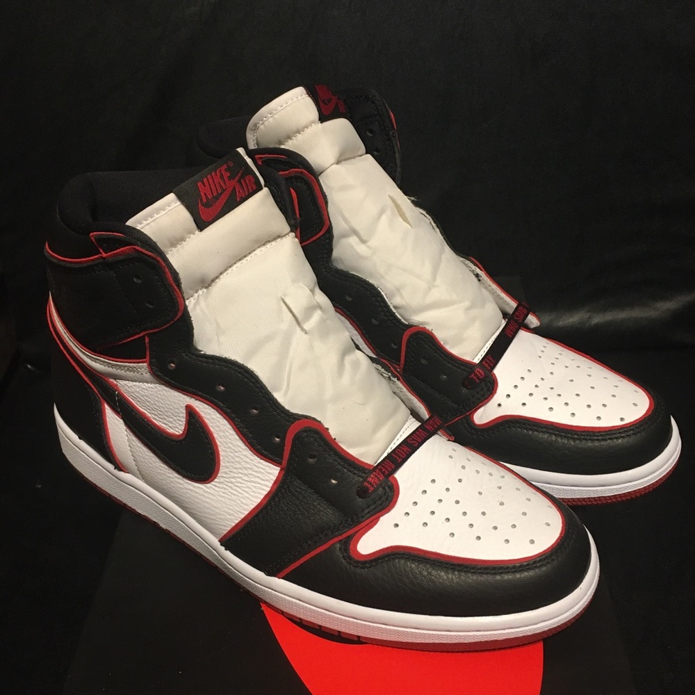 🚨🚨 SOLD 🚨🚨 Jordan 1 Retro High OG “bloodline”